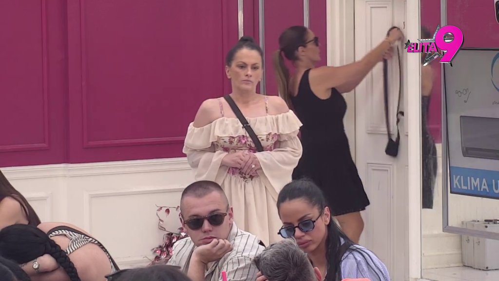 Tapkarošu sa Marakane, rijaliti maloumniče! Advokatica izgubila glas urlajući na Ivana, on je spustio jednom rečenicom! (VIDEO)