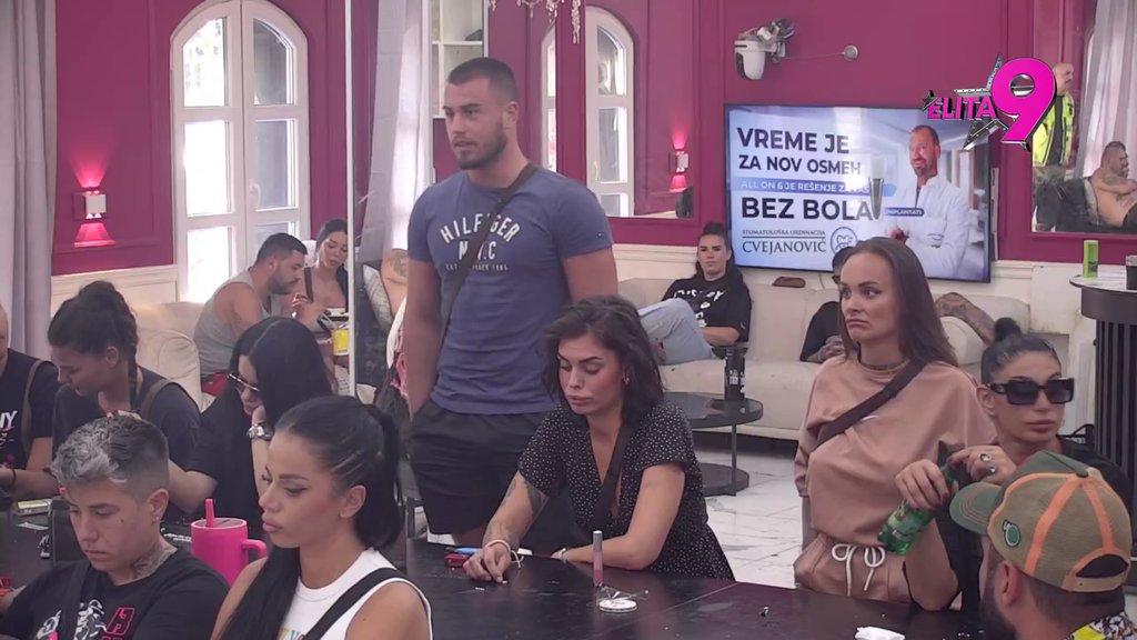 Ispala je kvarna: Mina negira da Viktora bilo čime drži u šaci, on poludeo! (VIDEO)