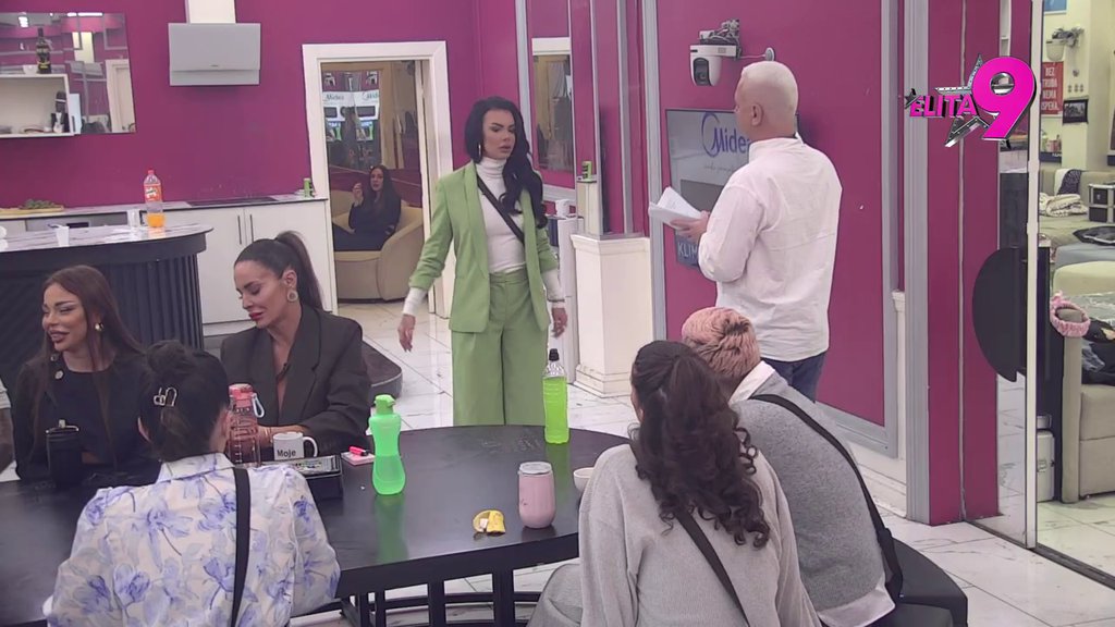 BESNA KAO RIS! Anita posumnjala da joj je Lukina majka Biljana okrenula leđa, on dao sve u sebe da je razuveri! (VIDEO)