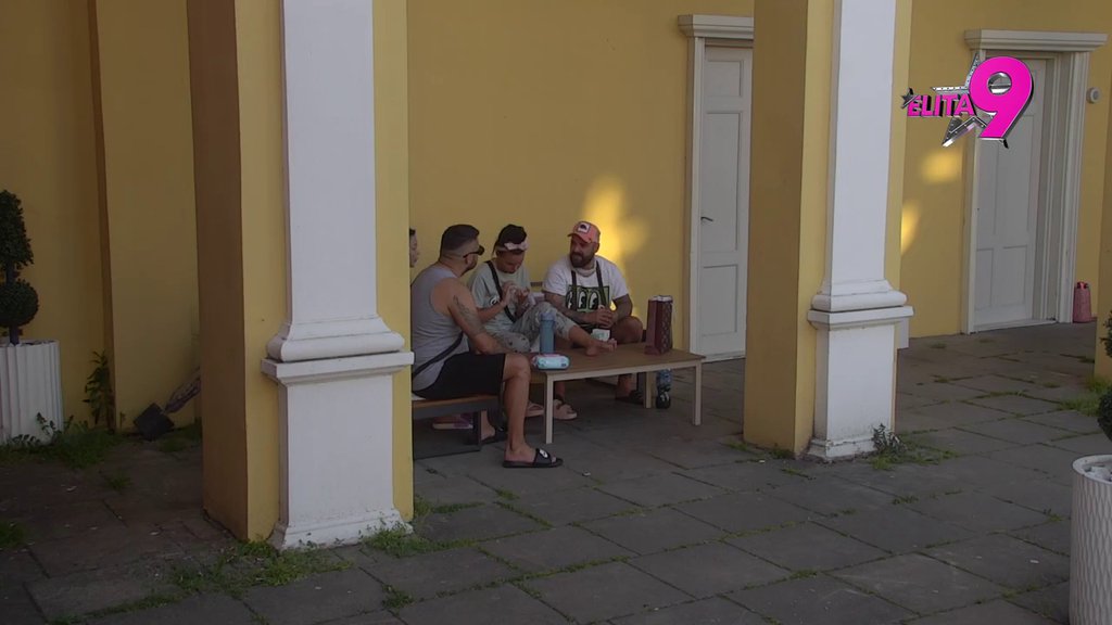 Sve se čulo, probudili ste par ljudi! Asmin i Maja nakon Igre istine došli kod Luke da im REFERIŠE (VIDEO)