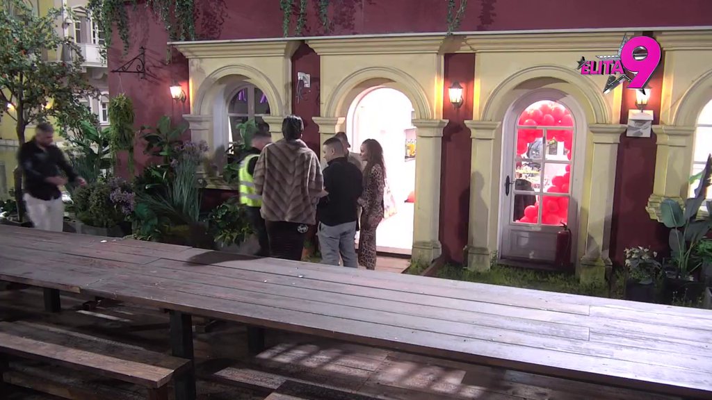 Njihovoj sreći nema kraja! Teodora i Bebica cvetaju, Veliki šef ih iznenadio (VIDEO)