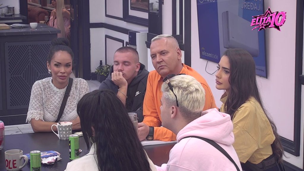Čim postoji frustracija, nešto se dešava: Sanja detaljno izanalizirala Anđelu i Karića, uverena da se iza njihovih čarki kriju uzavrele simpatije! (VIDEO)