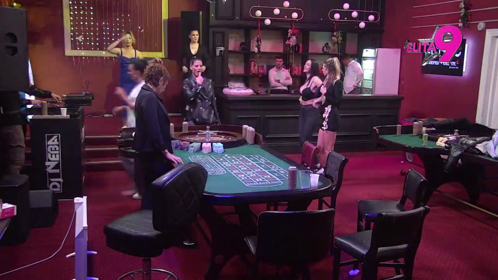 LUDA ŽURKA! Anita i Luka pravili Aneli i Anđela LJUBOMORNIMA, Terza i Sofija u divljačkoj akciji probudili spavaću sobu, a ovih dvoje učesnika su NOVI LJUBAVNI PAR U ELITI!