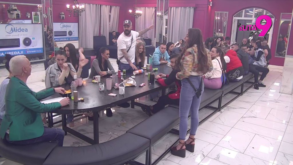 Kakva pomoć, ti je od ku*ca uništavaš: Luka pecnuo Miću jer se okrenuo od Anite, Pržulj ZAURLAO na njega, Stanojlovićeva UKINULA sek*ualne odnose (VIDEO)