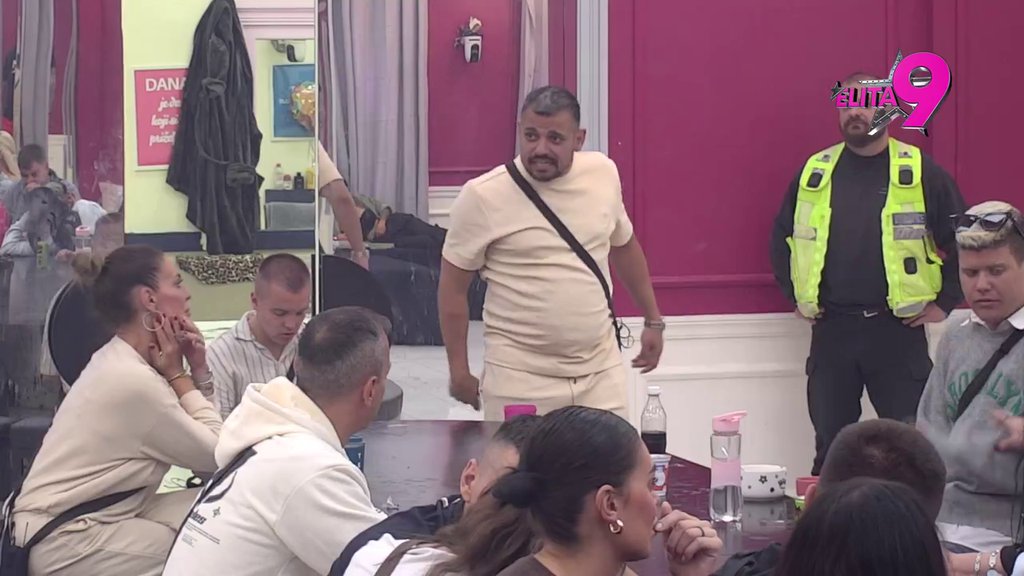 Bora Santana van sebe: Anastasija urliče iz petnih žila, jedno drugom psuju sve po spisku! (VIDEO)