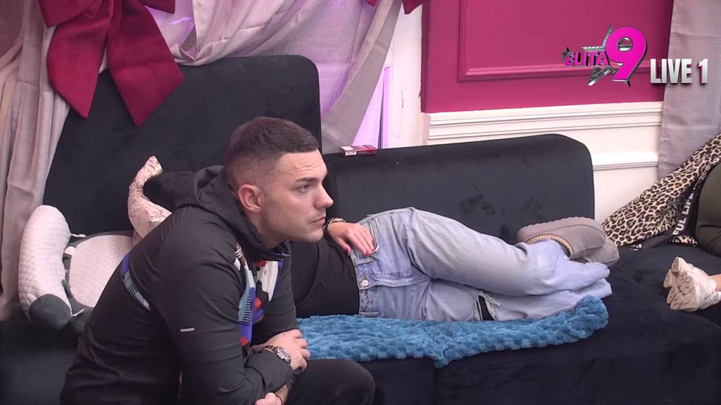 Pukao joj film: Matora isprozivala sve moguće odnose u Beloj kući, Aneli pokušala da otvori oči! (VIDEO)