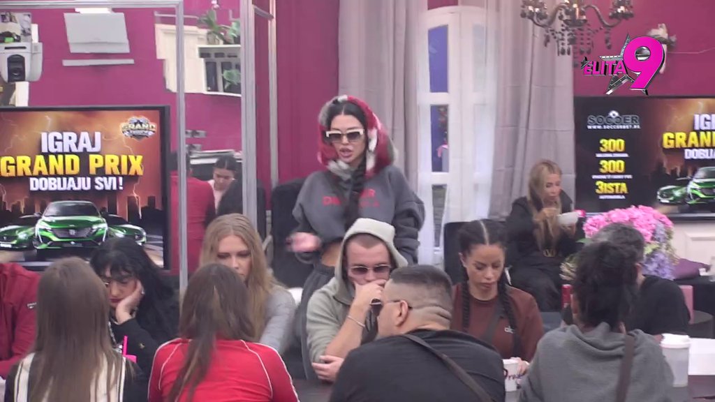 TRČAO SI ZA MNOM KAO KER: Maja stavila Uroša na pijedestal najvećih POLTRONA, Stanić brutalno isprozivao Daču, nazvao ga Asminovim PAPAGAJEM! (VIDEO)