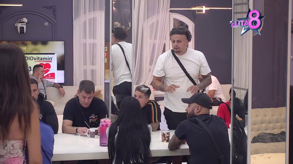 Obrnula ploču: Eni Zlata više NIJE ALKOHOLIČARKA, nazvala je gospođom, pa otkrila: Da ne osećam da sam kriva, ne bi mu nikada dala pristup (VIDEO)