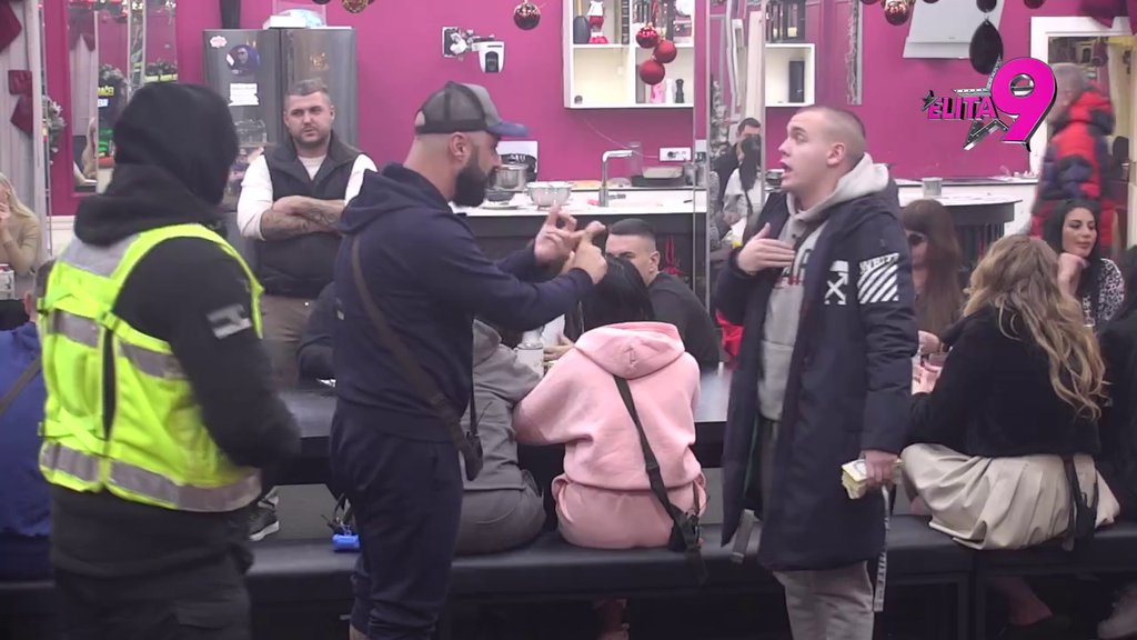 Dva šljama, unakazio vas je: Bukti nikad žešći rat Luke i Dače zbog Anite, urnišu se prozivkama! (VIDEO)