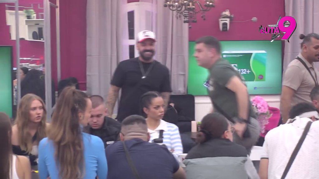 Stavio ružičaste naočare: Luka pokušava da opere Aneli od dopisivanja sa Janjušem, pa dobio još novih detalja (VIDEO)