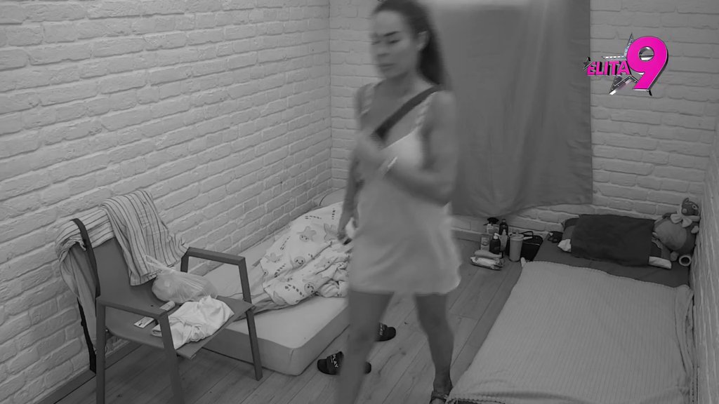 Danas im je buđenje posebno teško palo! Evo ko je prvi skočio čim se začula muzika! (VIDEO)