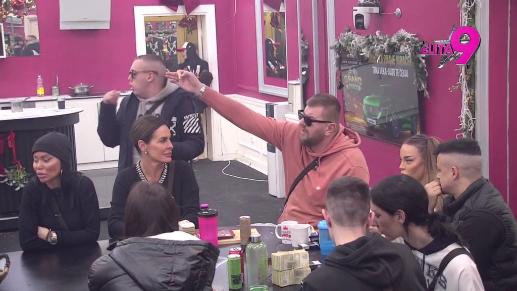 Prekipelo mu: Janjuš poludeo zbog Jovaninog odugovlačenja sastanka, pale ozbiljne prozivke! (VIDEO)