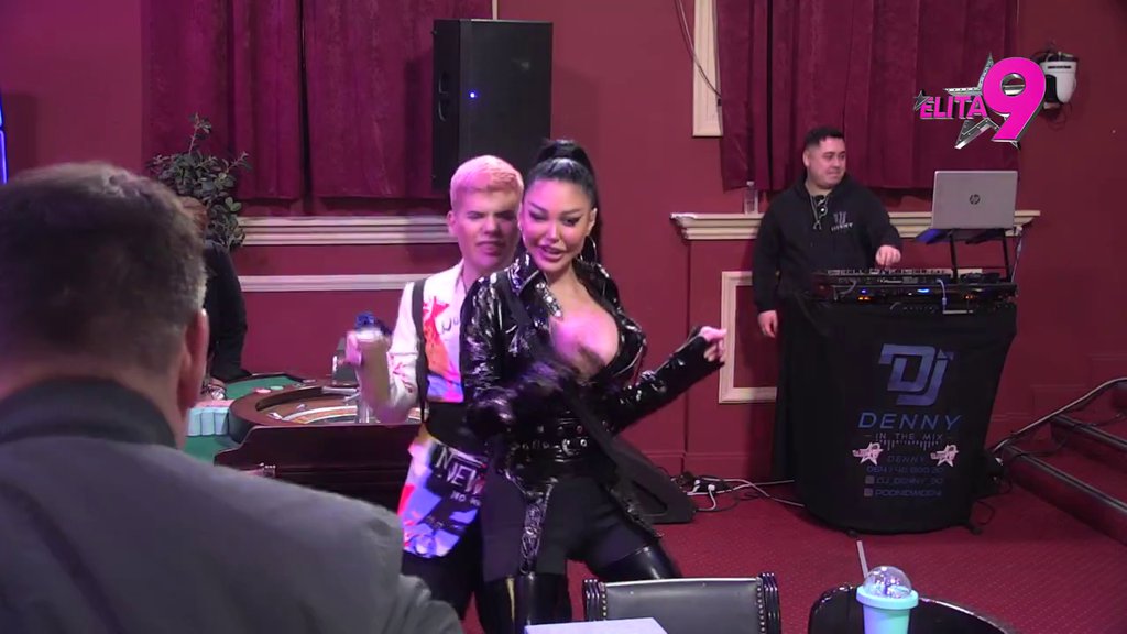 DJ Denny usijao atmosferu: Ređa omiljene hitove Maje Marinković, ona u crnom lateksu žari i pali! (VIDEO)