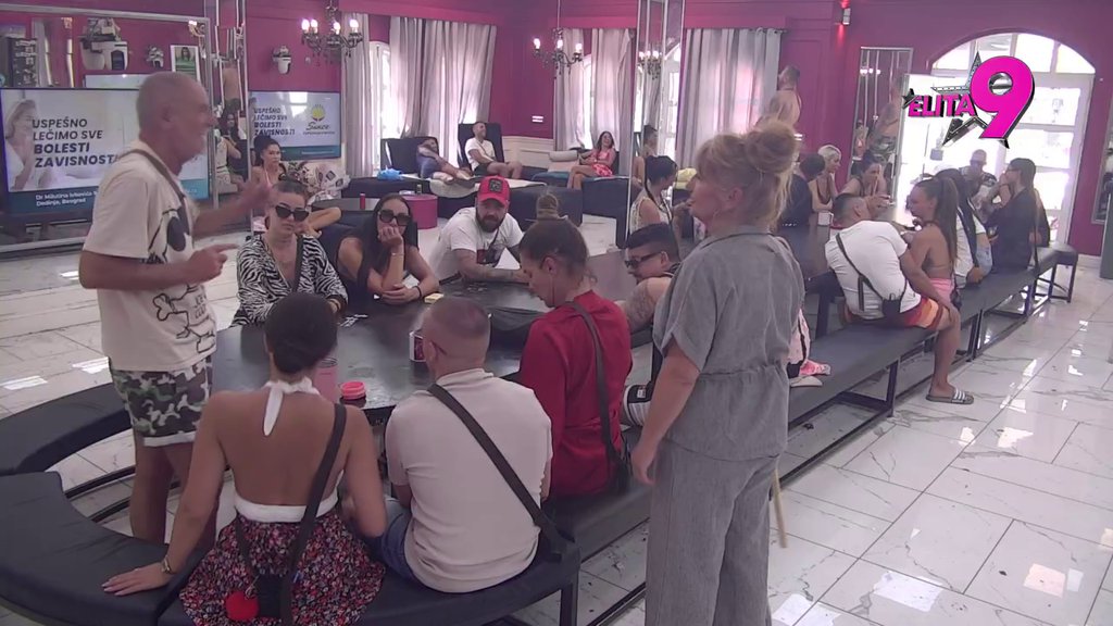 Kakav se kit nasukao, a ono Janjuš spava u vreći... Košarkaš poslao Miću u banju Koviljaču uz POPUST, Pržulj mu zapevao: Ja sam bez kuće i broja, takva je sudbina moja! (VIDEO)