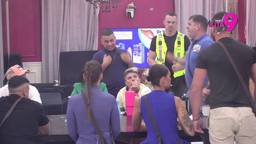 Bukti rat: Luka zasukao rukave i izvređao Anđela, on ostao nem na provokacije! (VIDEO)