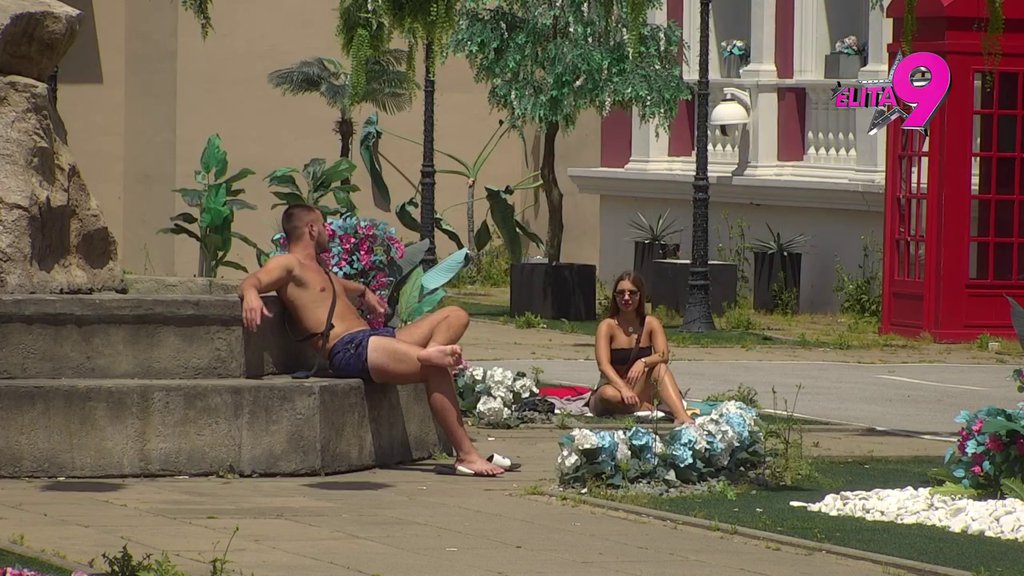 Sara Stojanović u MIROVNOJ MISIJI! Trči od Mine do Viktora i prenosi informacije, oni škrti na rečima! (VIDEO)