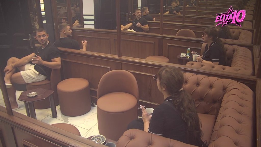 Strah i trepet kad je u pitanju higijena! Biljana uhvatila cimera da NIJE OPRAO SUDOVE, odmah počela da urla na njega: Čistite za sobom (VIDEO)