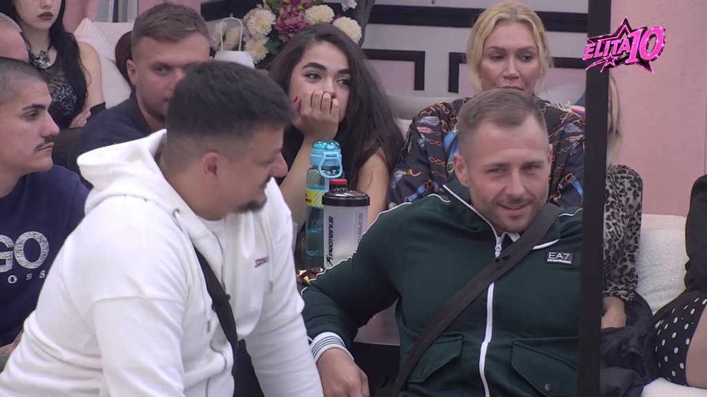 Ovo je klasično muvanje! Mahir nahvalio Aneli na sva zvona, pa zbog njih Janjuš i Sandra ušli u klinč: Šalješ mi krišom poljupce  (VIDEO)
