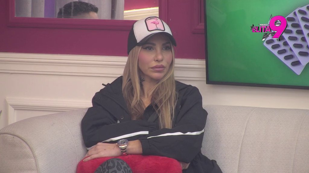 Anita na stubu srama: Najgore vređa Aneli, a skinula joj verenika, stigla žestoka osuda! (VIDEO)