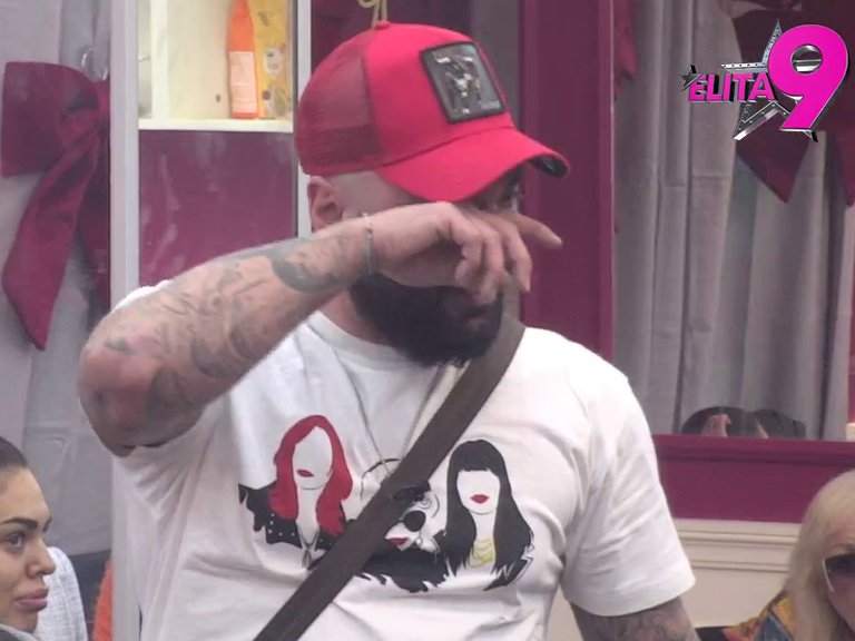 Filip nije svestan svojih postupaka, ja znam kakav je... Nakon Lukinih suza zbog Đukića i Aneli, oglasila se Biljana Vujović! Progovorila o njihovom druženju, pa spomenula i Anitu