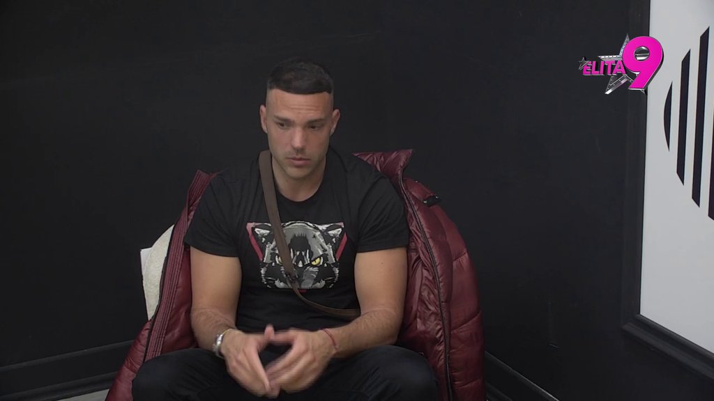 S knedlom u grlu progovorio o Anitinom haosu! Anđelo na pomen njenog divljanja promenio boju, pa priznao: Spremna je da slaže, a da na Boga ne misli (VIDEO)