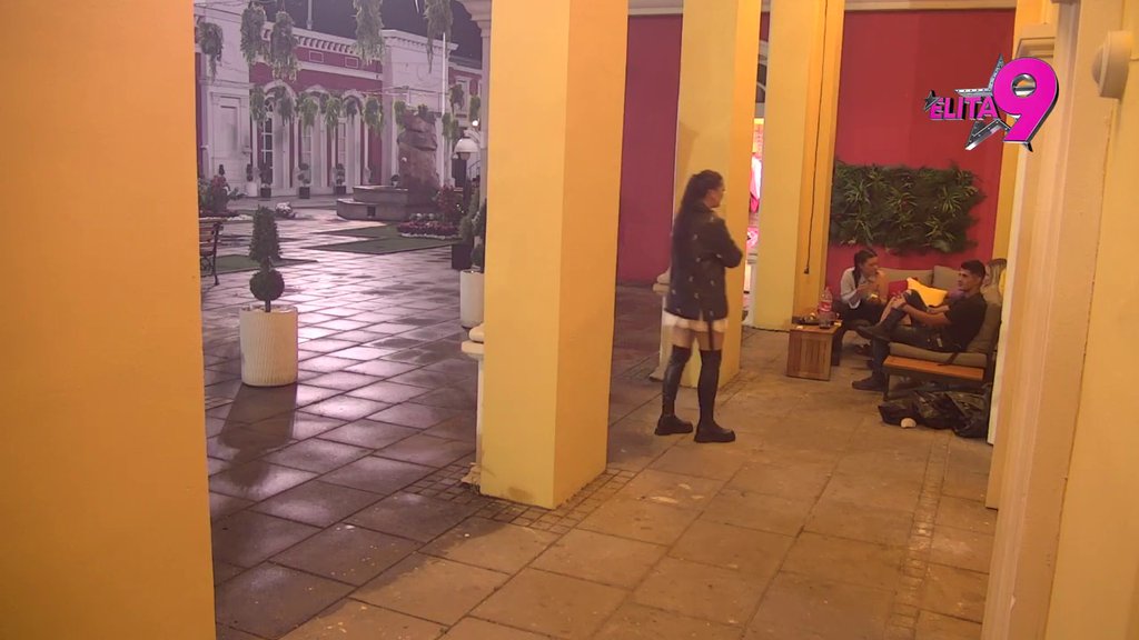 NOĆ PUNA STRASTI I PREOKRETA! Miljana sčepala Filipa Đukića, Maja odlučila da se poigra sa Lukom, a Murat osvojio ovu cimerku! (VIDEO)