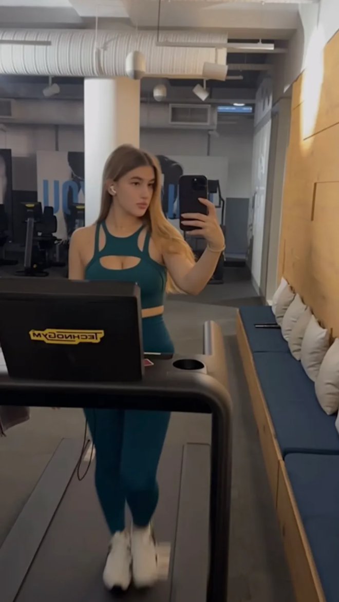 Ćerka Goce Tržan grmi u teretani, na njoj topić sa trakama: Dok se znoji na traci pokazala koliko je zgodna (FOTO)