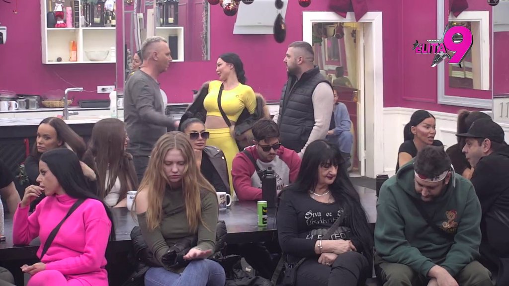 ON JE MUŠKARAC BEZ KARAKTERA: Asmin ponizio Filipa jer je iskoristio Maju kao zadnju krpu, pa ga uporedio sa Aneli: ONI SU ISTI, KU*VE U DUŠI! (VIDEO)