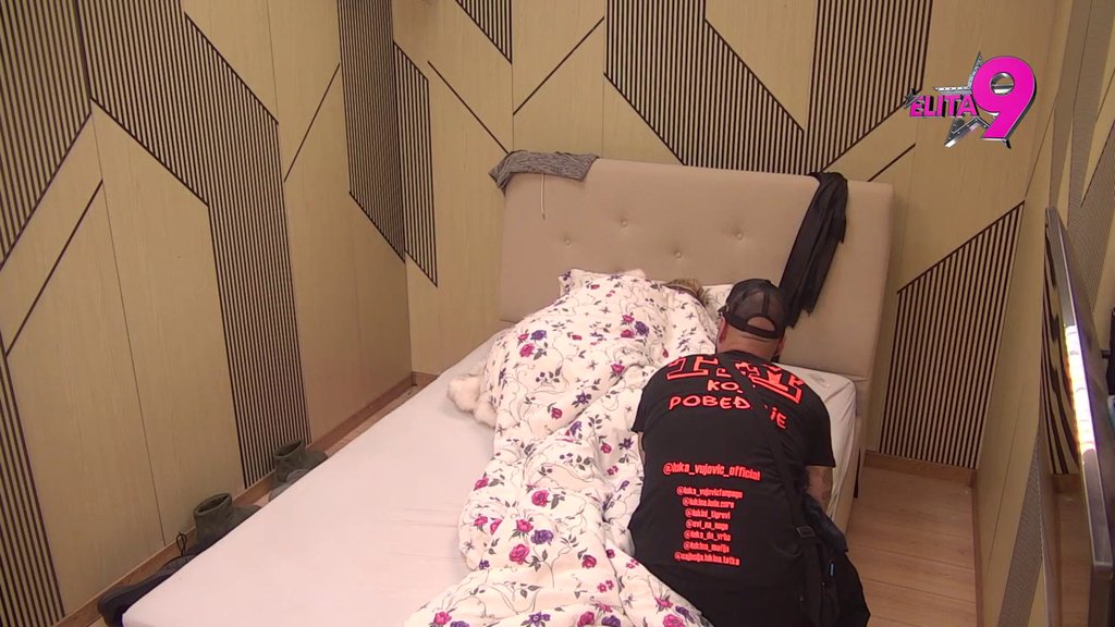 BUKTI RAT: Luka uverava Aneli da joj nikada nije radio iza leđa, ona ne prestaje da mu prebacuje očijukanje sa Anitom: ZAPRATIO SI JE DOK SI BIO SA MNOM! (VIDEO)