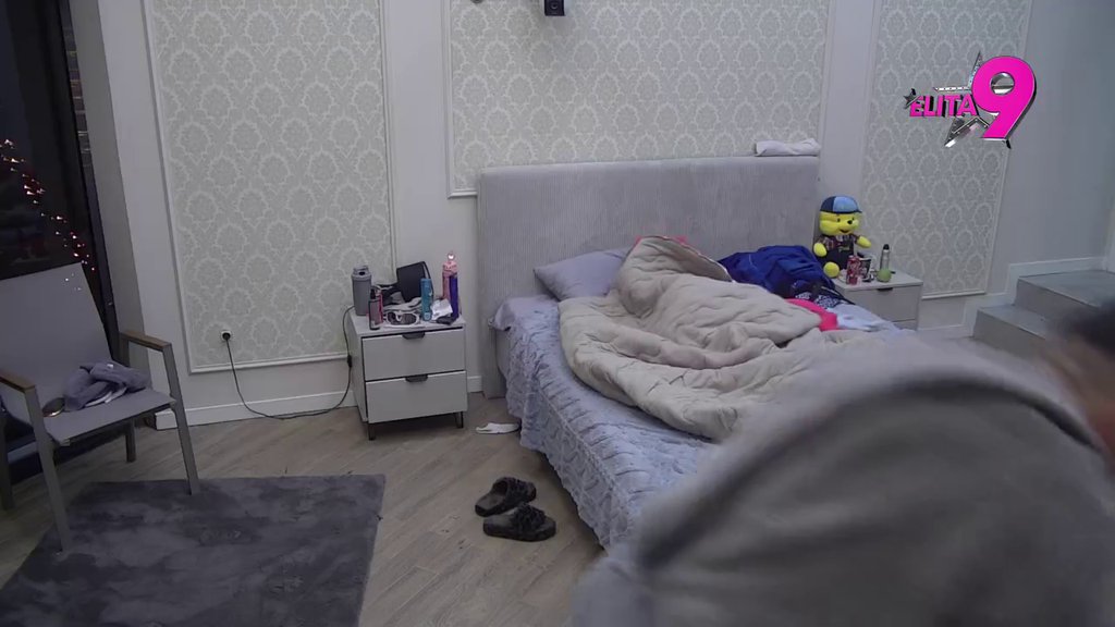 Pogrešio sam, ustani: Alibaba došao u hotel da se izvini Aneli i pokuša da je podigne, ona ga oterala! (VIDEO)