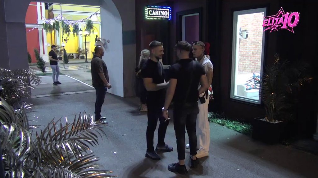 Au! Dalibor opljuvao po Leni čim mu je izašla iz vidokuruga, pa posavetovao Malog Velju šifrovano kako sa njom da postupa (VIDEO)
