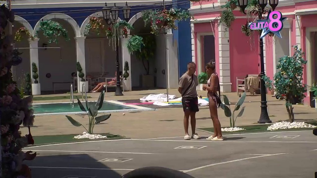 OVO ĆE ANĐELU DOKRAJČITI! Gastoz bio u gaćama sa Sofi na njenom krevetu?! Raskrinkani do koske (VIDEO)
