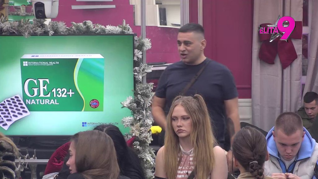 Ti si smeće, družiš se sa svima iz interesa: Bebica nastavio žestok rat sa Kačavendom, ubeđen da je sve vreme mazala oči Anđelu! (VIDEO)