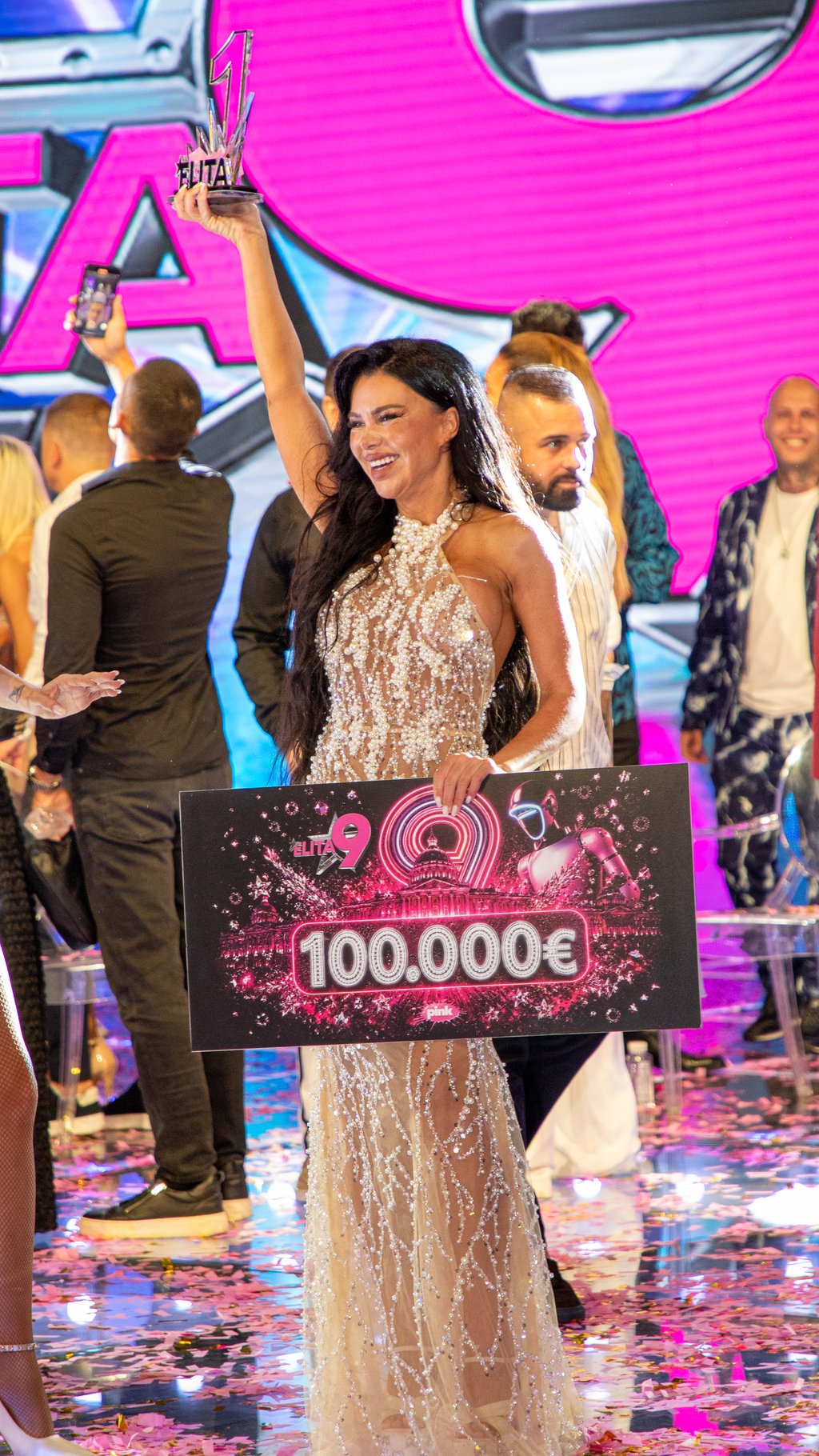 Aneli iskopirala ljutu rivalku?! Stanija se oglasila na mrežama i ismejala je (FOTO)