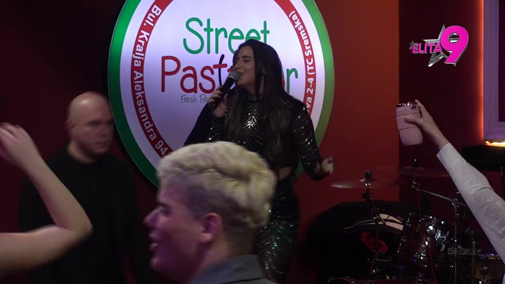 Kreće haos u Eliti: Peđa Vujić i Valentina Matić stigli u kazino, odmah usijali atmosferu! (VIDEO)