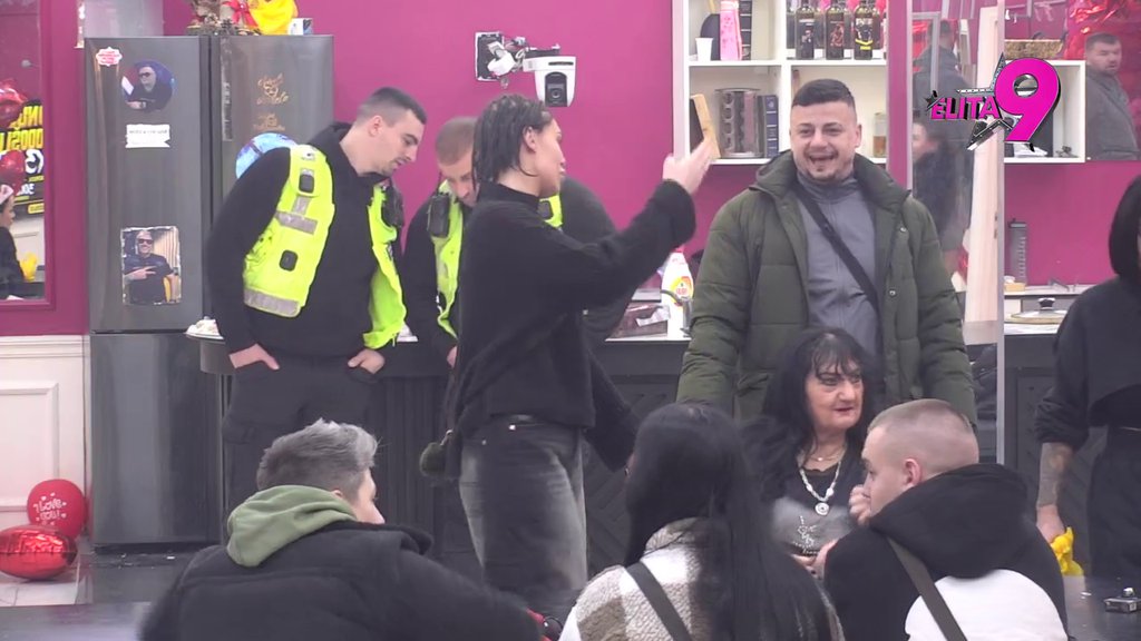 LJUBAVNI ČETVOROUGAO! Mina i Terza se vezali, a evo kako su Viktor i Sofija reagovali! (VIDEO)