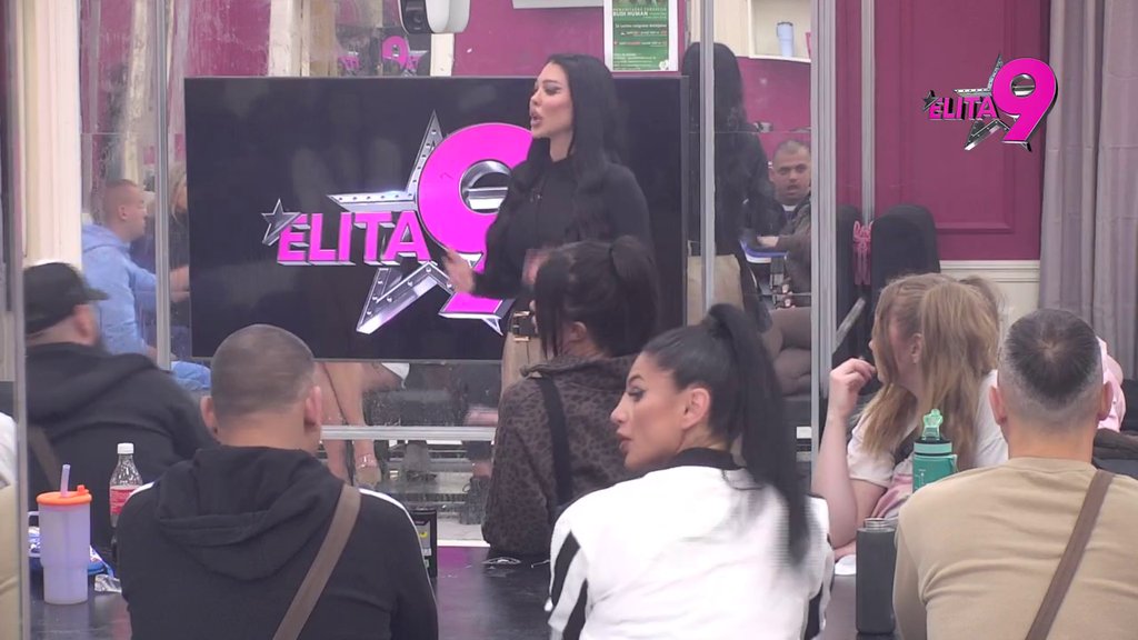 Ponovo joj glumi lažnu drugaricu: Pevačica dala vetar u leđa Maji, pa dobila bruatlno rešetanje od Stanije! (VIDEO)