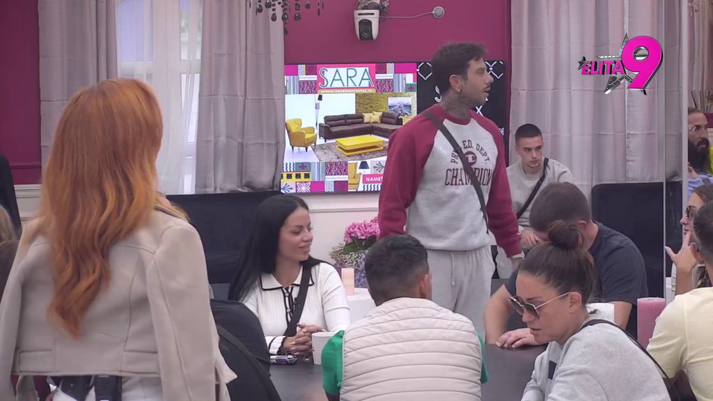 Uživa dok je dečko naziva k*rvom: Sari ne smetaju Ivanove prozivke, ubeđena da je bio nervozan! (VIDEO)