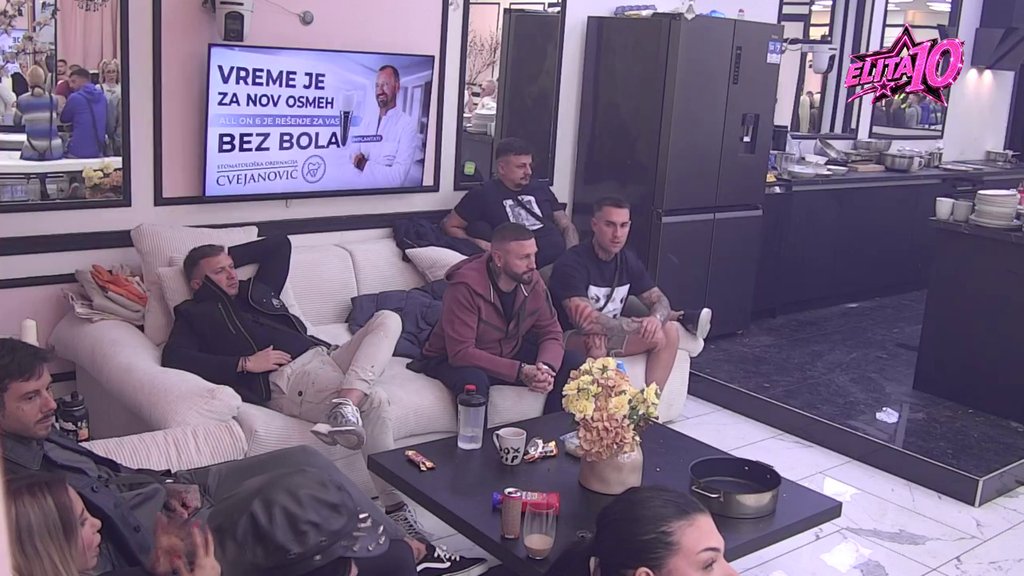 Ne smatram ga prijateljem: Janjuš obelodanio svoje mišljenje o njegovom odnosu sa Carem, pa Anđela ispreskakala klan Pere Kvržice! (VIDEO)