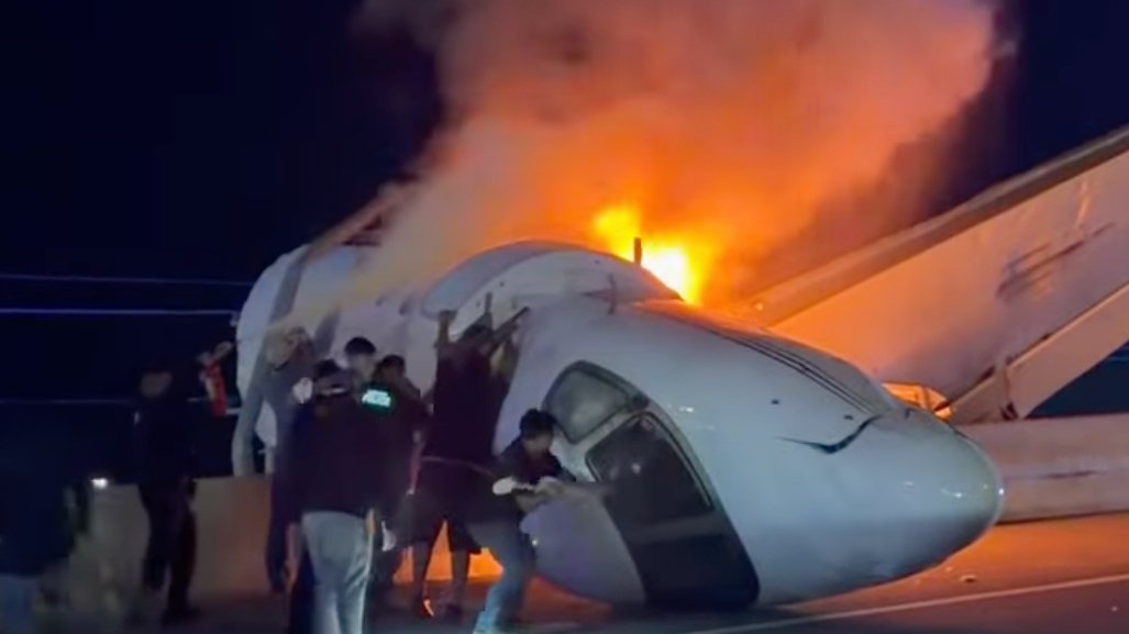 POGINUO PILOT, POVREĐENO 13 LJUDI! Novi detalji avionske nesreće u Pekingu, zabio se u najvišu zgradu! Kruže zastrašujući snimci (VIDEO)