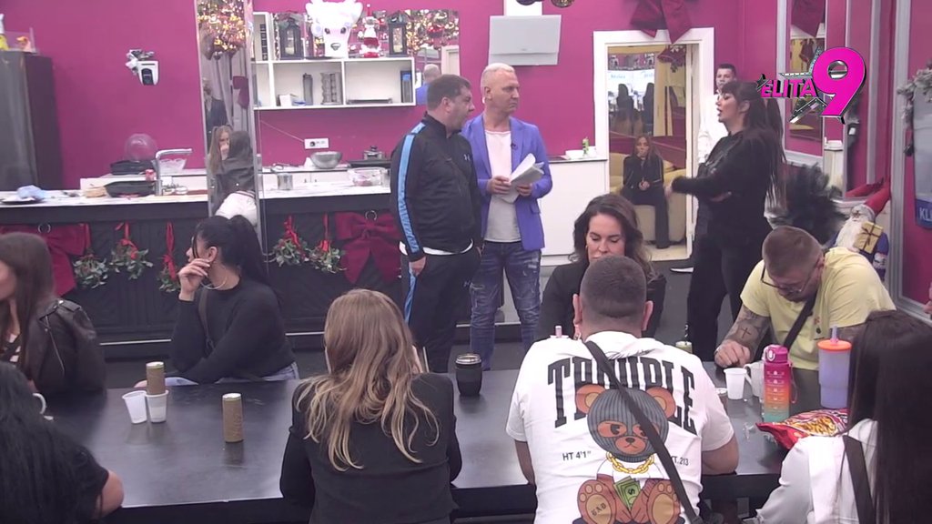 LETI PERJE: Miljana i Ivan žestoko zaratili, leti perje na sve strane! (VIDEO)