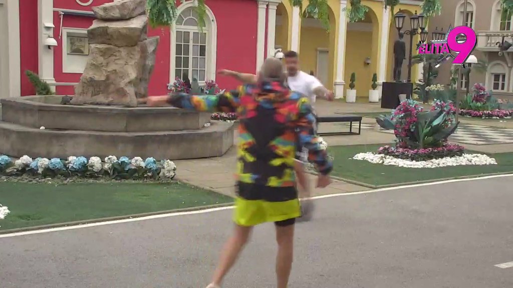 MATORI CRVE: Terza slasno osolio po Mići, sukob potpuno ESKALIRAO! (VIDEO)