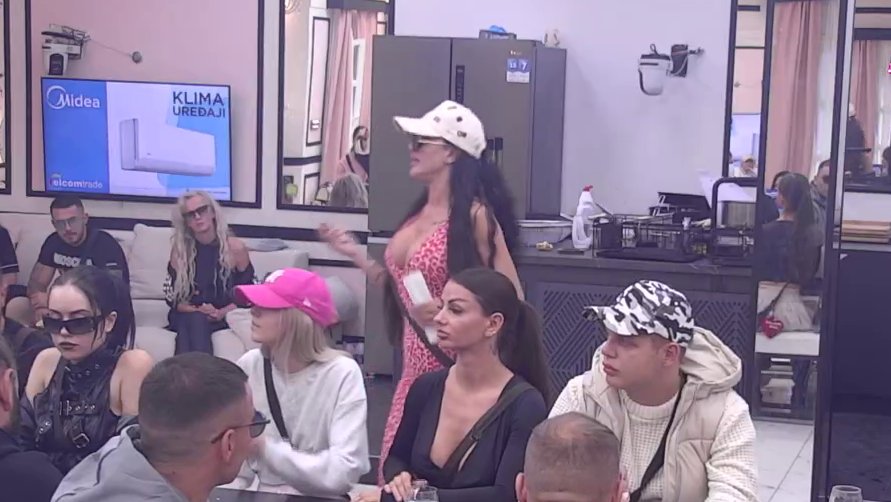 Poršelina ubacila u šestu brzinu: Marko je bez Sanje niko, Mateja je isto što priča za Sandru pričao i za Enu (VIDEO)