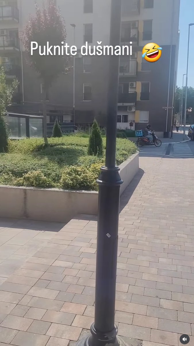 ANĐELA KOD GASTOZA U STANU?! Auto parkirala ispred zgrade, kamere sve zabeležile! IPAK NISU SAMO PRIJATELJI?! (FOTO)