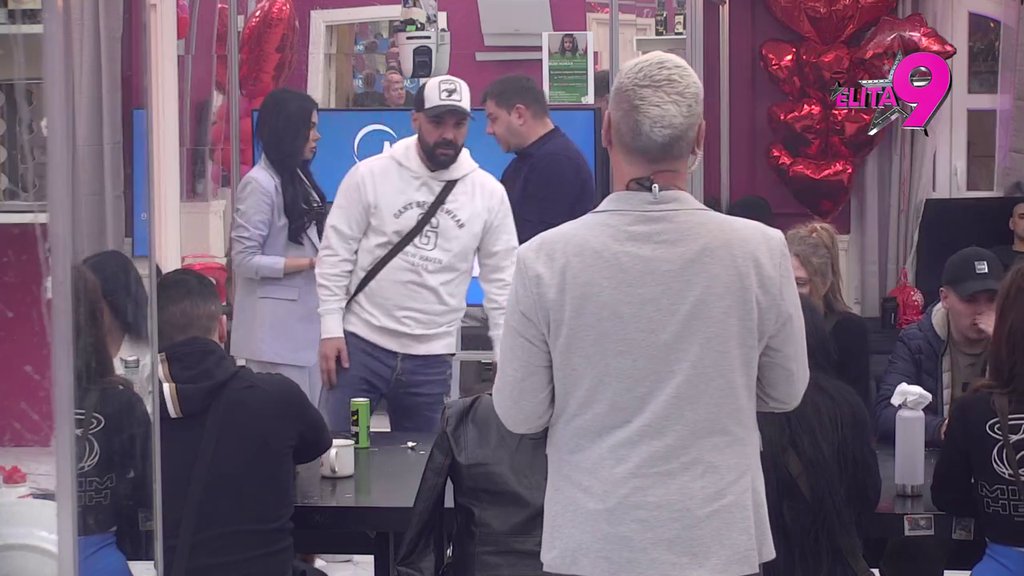 Haos u Beloj kući: Ivan crta Aniti da Maja treba da joj bude veća briga od Aneli, Luka urliče! (VIDEO)