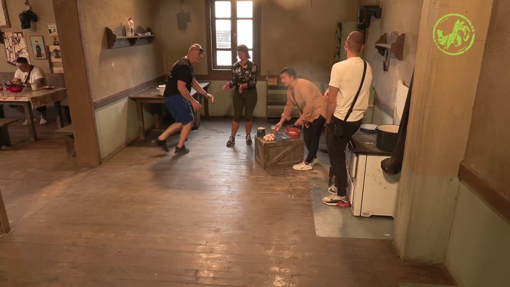 'TEBE BIH SPLJOŠTILA' Barbi otkrila kako bi izgledao odnos između nje i Bože: On od njenih reči pocrveneo (VIDEO)