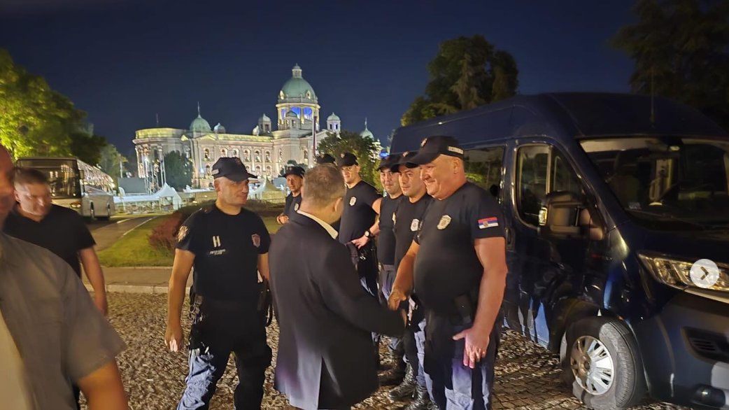 Dačić obišao policajce nakon skupa: Profesionalizam i sigurnost na prvom mestu