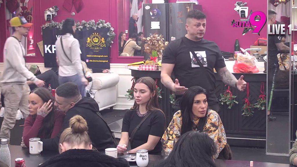 Da ga je sramota pazio bi kome pravi dete: Aneli otkrila da je Milica bila sa 30 muškaraca posle Terze, Sofija jedva dočekala da je ponizi! (VIDEO)