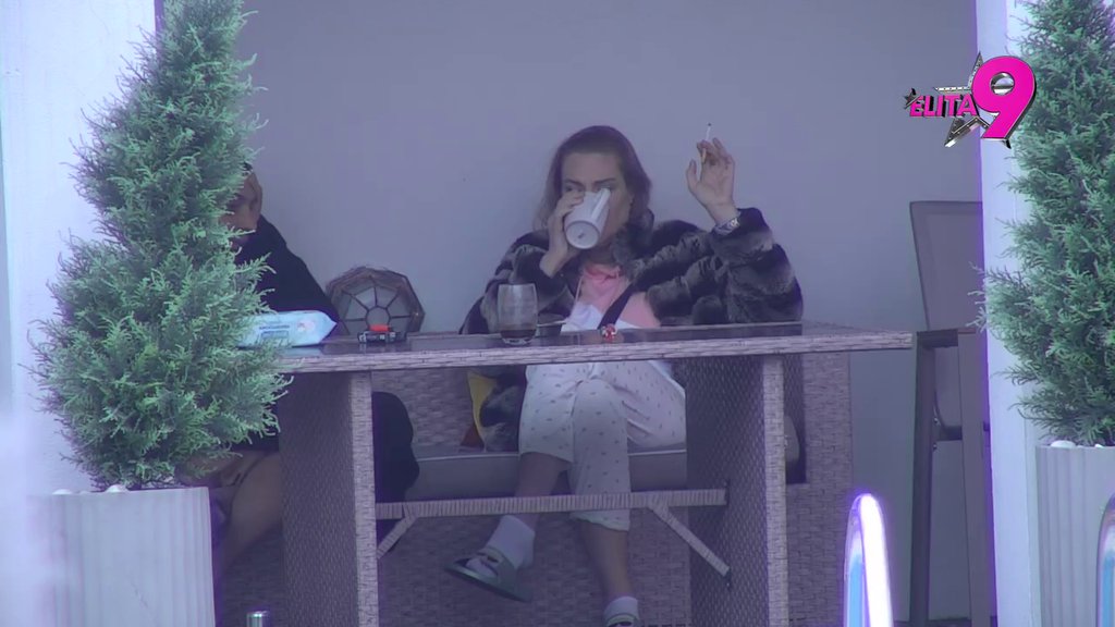 ON SE UVUKAO U MOJ KREVET... Iva Stupar dala sve od sebe da se opere od prisnog druženja sa Filipom! (VIDEO)