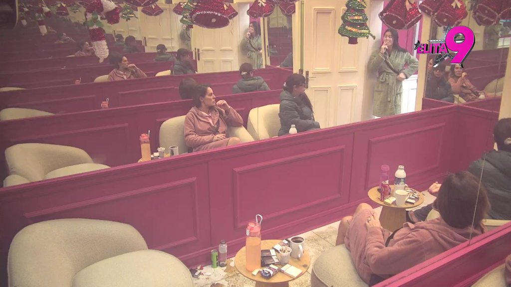 Sve radi zarad opstanka: Kačavenda bljuje vatru od rane zore, očima ne može da gleda Jakšićku! (VIDEO)